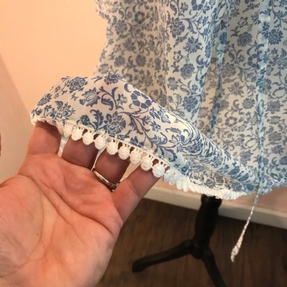 Francescas Floral Cold Shoulder Top - Picture 5 of 8